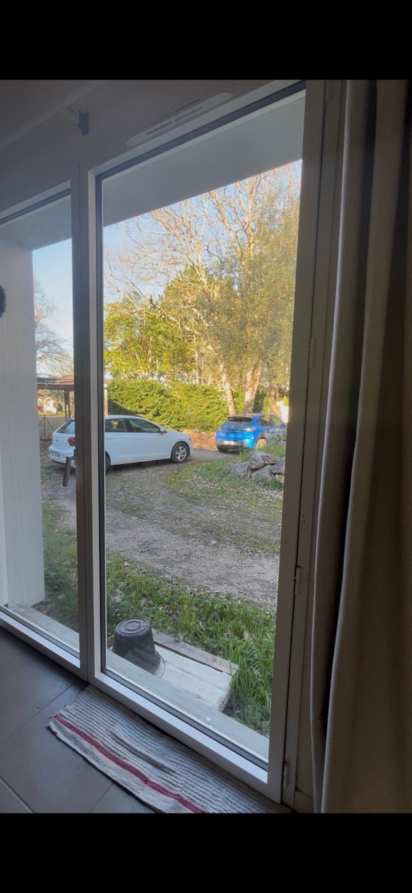 Baie vitrée coulissante après nettoyage